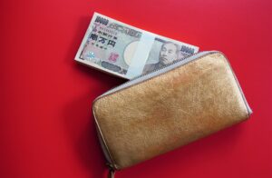 リゾートバイトで高収入｜職種・時期・エリアの選び方