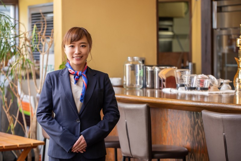 じっくり働けるから、まとまった収入を得やすい。長期間コンスタントに働くことで、収入を安定して積み上げやすくなります。寮・食事付きの求人も多く、生活費を抑えながら効率よく貯められます。