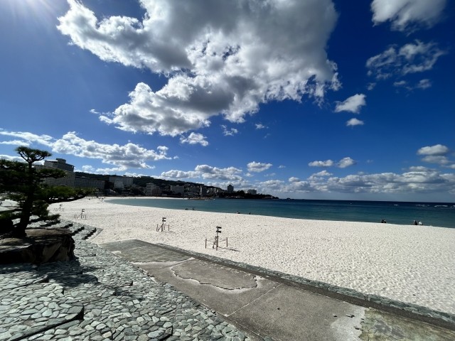 南紀白浜（和歌山県）観光スポット：アドベンチャーワールド、白良浜、円月島
アクティビティ：ダイビング、洞窟ナイトウォーク、グレートマーブル
オススメグルメ：和歌山ラーメン、なれ寿司、クエ鍋