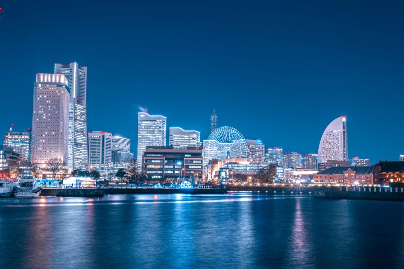 横浜・みなとみらいみなとみらいの夜景を毎日通勤で眺められる、都市型リゾートバイトの定番エリア。お盆の繁忙期に会員制高級ホテルでの勤務経験は、一生使えるサービスのスキルに。