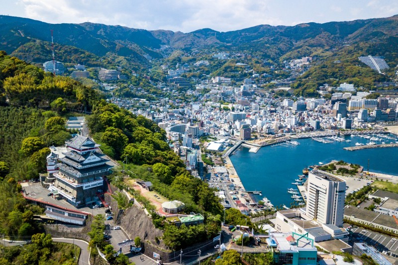 伊豆・熱海・初島温泉地・海・富士山と自然が揃う人気リゾートエリア。離島バイトも楽しめる！