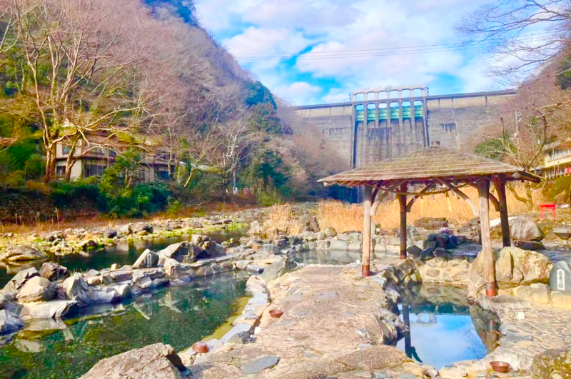 湯原温泉岡山県の人気温泉地で、夏休みの短期集中求人。友人同士での応募もOKなので、初めてのリゾートバイトも心強い仲間と一緒にチャレンジできます。