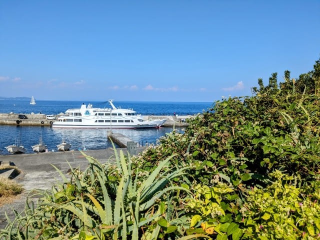 静岡：初島静岡県唯一の有人島です。首都圏から一番近い離島として知られています。レモンのPRも行っていて島内にはレモンに関する映えスポットがあります。