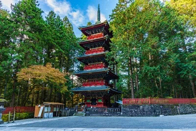 神社の五重塔神社で五重塔があるのは大変珍しく、全国で日光東照宮を含めた3社だけ。高さは36mで、極彩色の日本一華麗な五重塔といわれています。