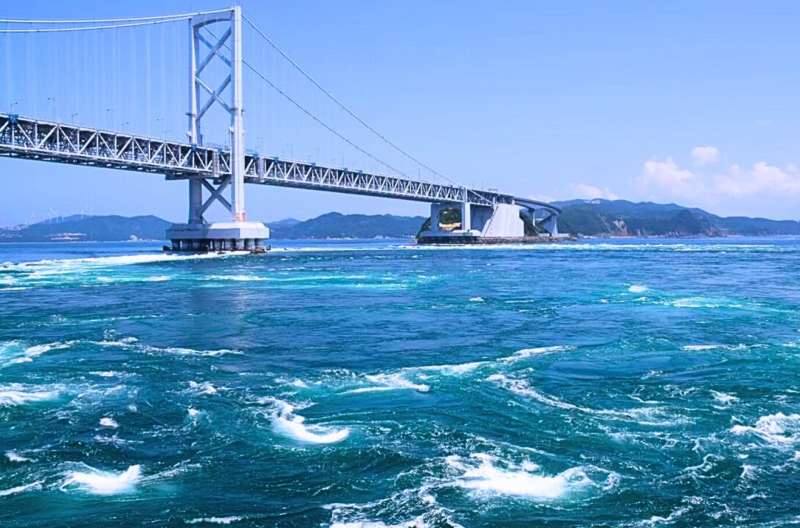 鳴門瀬戸内海を望む絶景のリゾート地。渦潮で有名な鳴門で非日常を体験！